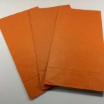 ถุงกระดาษสีแบบฐานตั้ง ไม่มีหูหิ้ว ไซส์กลาง 32x18x7.5 สีส้ม