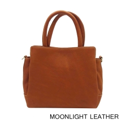 กระเป๋าสะพายหนังแท้ MOONLIGHT รุ่น Maya สีน้ำตาลอ่อน ทำจากหนังวัวแบบชามัวร์ นุ่มมาก ทนทาน ไม่ลอกร่อน ยิ่งใช้ยิ่งสวย