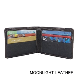 กระเป๋าสตางค์หนังแท้ 100% สีดำ ใบเล็กกระทัดรัดแต่ใส่แบงค์พันได้ ใส่บัตรได้ 8 ใบ ทำจากหนังวัวฟอกนุ่มทุกสัมผัส บางเบามีกล่องเป็นของขวัญได้