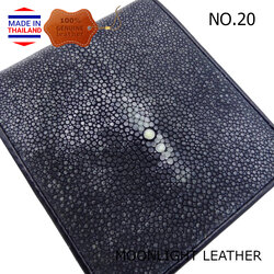 กระเป๋าสตางค์หนังปลากระเบนแท้แบบขัดเรียบ สองพับ มีที่ใส่เหรียญ งานส่งออก ลดราคาช่วงโควิดเท่านั้น ถ่ายจากของจริงทุกใบ มีกล่องพร้อมเป็นของขวัญได้