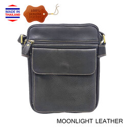 กระเป๋าหนังแท้สะพายข้าง สำหรับผู้ชาย Moonlight รุ่น Martin สีดำ หนังนุ่มมาก ทนทานไม่ลอกเป็นขุย ยิ่งใช้ยิ่งสวยมาก