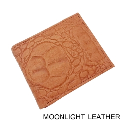 กระเป๋าสตางค์หนังวัวแท้ สำหรับผู้ชาย แบรนด์ Moonlight รุ่น Aliga สีน้ำตาลอมส้มอัดลายหนังจระเข้ สวย ทน ไม่ซ้ำใคร พร้อมกล่องเป็นของขวัญได้