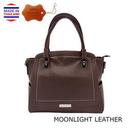 กระเป๋าหนังแท้ MOONLIGHT รุ่น Mi สีน้ำตาลเข้ม ทำจากหนังวัวแท้ เบา ทนทาน ไม่ลอก ยิ่งใช้ยิ่งสวย มีสายยาว มีช่องกั้นด้านใน