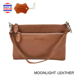 กระเป๋าหนังวัวแท้ MOONLIGHT หิ้วได้ สะพายได้ มีสายให้ 2 เส้น สีน้ำตาลอ่อน หนังนุ่มสะท้อนน้ำ มีช่องหลายชั้น เบาบาง ทนทาน