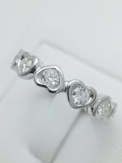 แหวนเพชรหัวใจน้ำหนักเพชรรวม 1.20 กะรัต