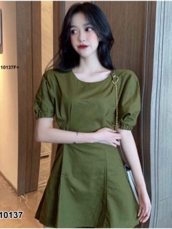 เดรสแต่งเว้าหลังติดกระดุมหลัง 1 เม็ด