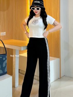 New CollectionSet 2 ชิ้น เสื้อครอป+กางเกงติดแถบ ระบายลูกไม้สกรีนสุดฮิต