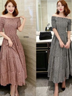 Maxi Dress แม็กซี่เดรสปาดไหล่ จั้มยางยืด งานผ้าหางกระรอก พิมพ์ลายดอกไม้เล็กๆ