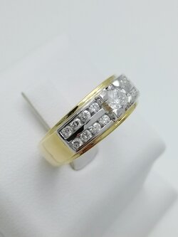 แหวนทองคำแท้ฝังเพชรแท้รวม 0.52 cts