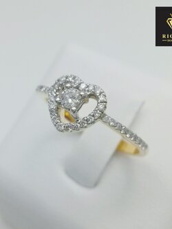 แหวนหัวใจเพชรแท้ 0.26 cts ทองคำ 18K