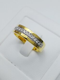 แหวนทองคำประดับเพชรแท้รวม 0.14 cts