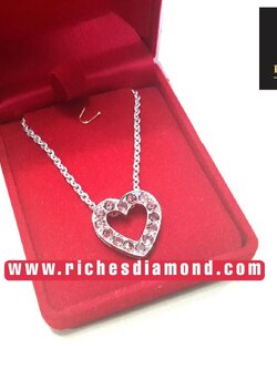 สร้อยเงินแท้ 925 พร้อมจี้เงินแท้รูปหัวใจชุบทองคำขาว ประดับด้วยพลอยโกเมนแท้สีแดง 1.40 กะรัต