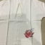 เสื้อจีนชายสีขาว ผ้าลินิน คอวี ลายปักดอกบัว รหัส B76 สินค้าพร้อมส่ง